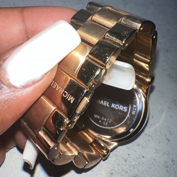 Michael Kors Women’s Dylan Watch - Picture 5 of 5